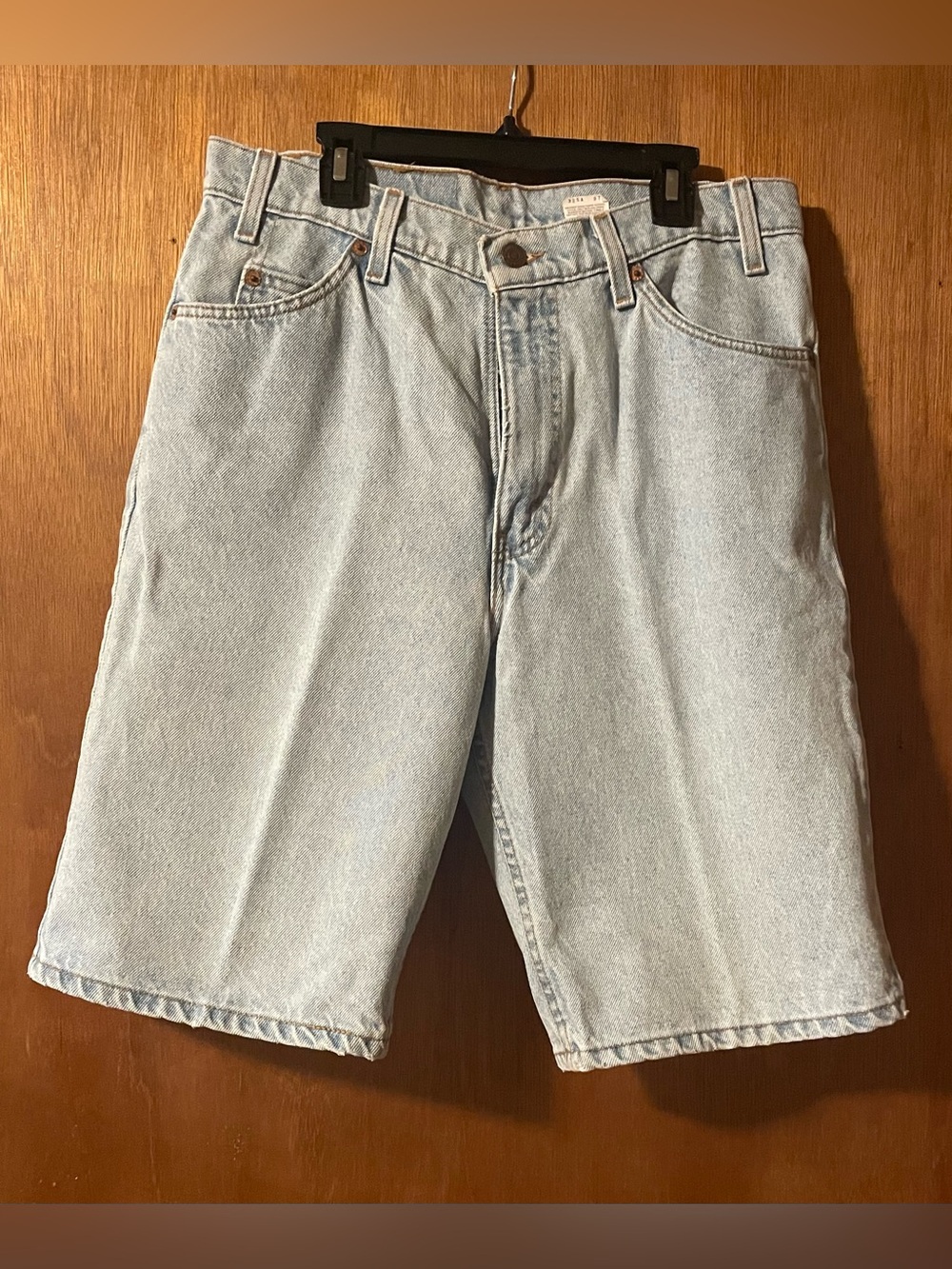 Vintage Leviโs 550 32 Waist Jean Shorts Light Blue. High Waisted 90s